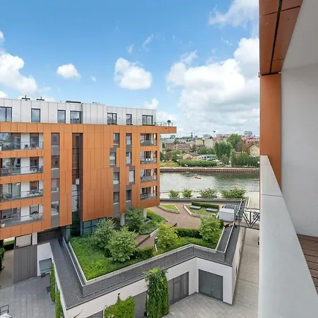 Premium Family & Business Old Town Riverside With Parking Gdańsk