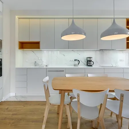 Apartament Premium Family & Business Old Town Riverside With Parking