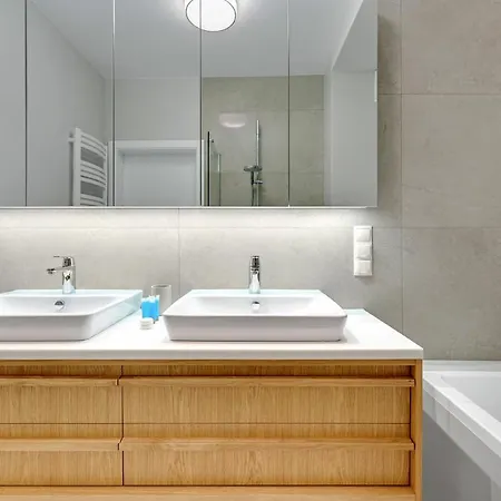 Premium Family & Business Old Town Riverside With Parking Apartment