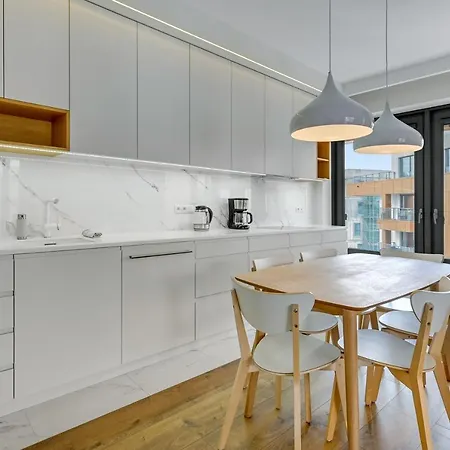 Apartament Premium Family & Business Old Town Riverside With Parking *