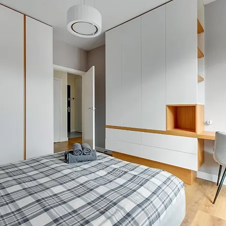 Premium Family & Business Old Town Riverside With Parking Apartament