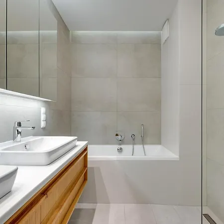 Premium Family & Business Old Town Riverside With Parking Apartment Gdansk