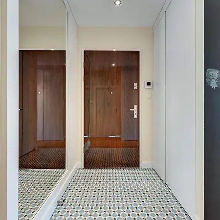 Premium Family & Business Old Town Riverside With Parking Gdańsk